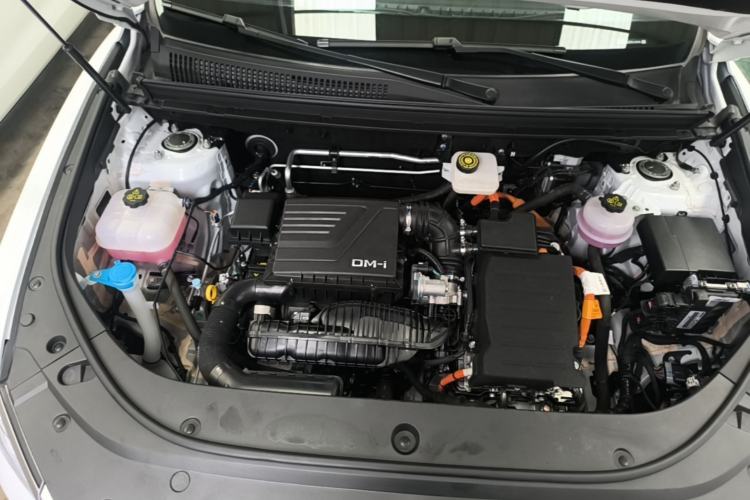 Used BYD Song Pro New Energy 2024 HONOR Edition DM-i 71KM Navigation Model Engine Bay