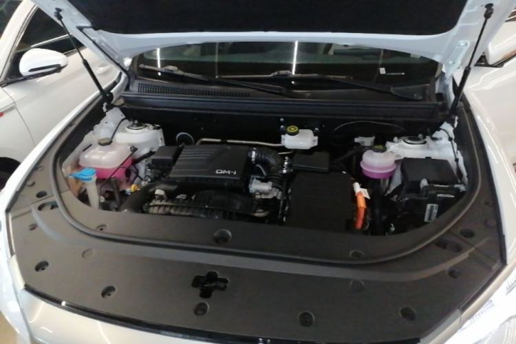 Used BYD Song Pro New Energy 2024 HONOR Edition DM-i 71KM Navigation Model Engine Bay