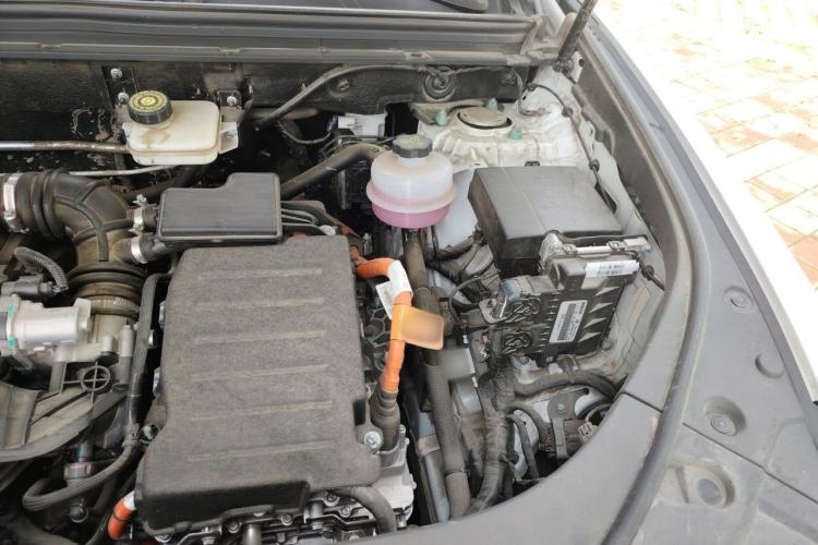 Used BYD Song Pro New Energy 2024 HONOR Edition DM-i 71KM Navigation Model Engine Bay Left