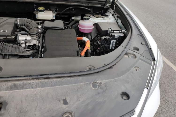 Used BYD Song Pro New Energy 2024 HONOR Edition DM-i 110KM Excellence Model Engine Bay Left