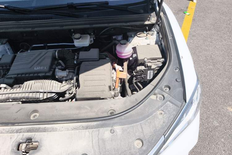 Used BYD Song Pro New Energy 2024 HONOR Edition DM-i 71KM Navigation Model Engine Bay Left