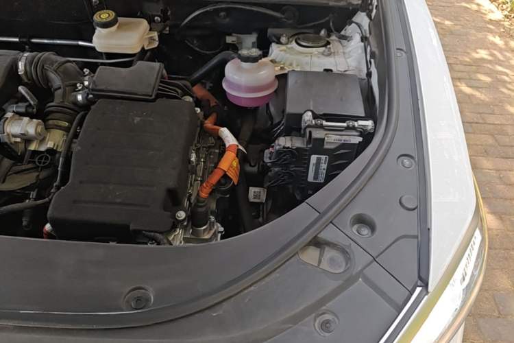Used BYD Song Pro New Energy 2024 HONOR Edition DM-i 110KM Excellence Model Engine Bay Left