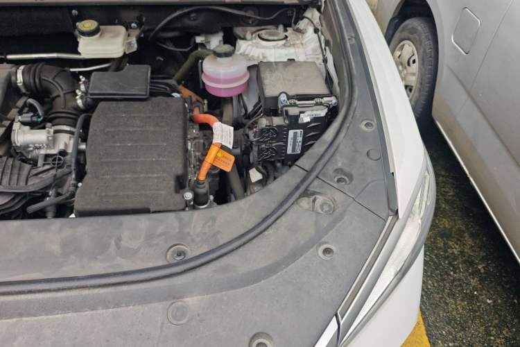 Used BYD Song Pro New Energy 2024 HONOR Edition DM-i 71KM Navigation Model Engine Bay Left