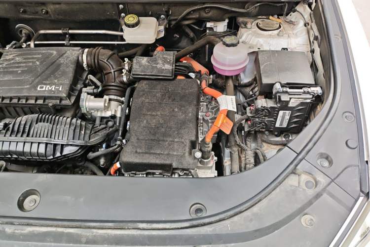 Used BYD Song Pro New Energy 2024 HONOR Edition DM-i 110KM Beyond Model Engine Bay Left