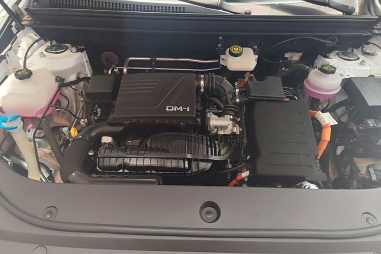 Used BYD Song Pro New Energy 2024 HONOR Edition DM-i 71KM Leading Model Engine Bay