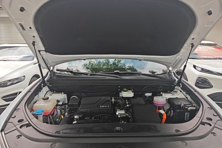 Used BYD Song Pro New Energy 2024 HONOR Edition DM-i 71KM Navigation Model Engine Bay