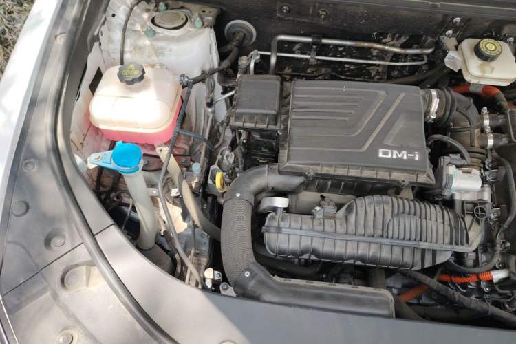 Used BYD Song Pro New Energy 2024 HONOR Edition DM-i 71KM Navigation Model Engine Bay Right