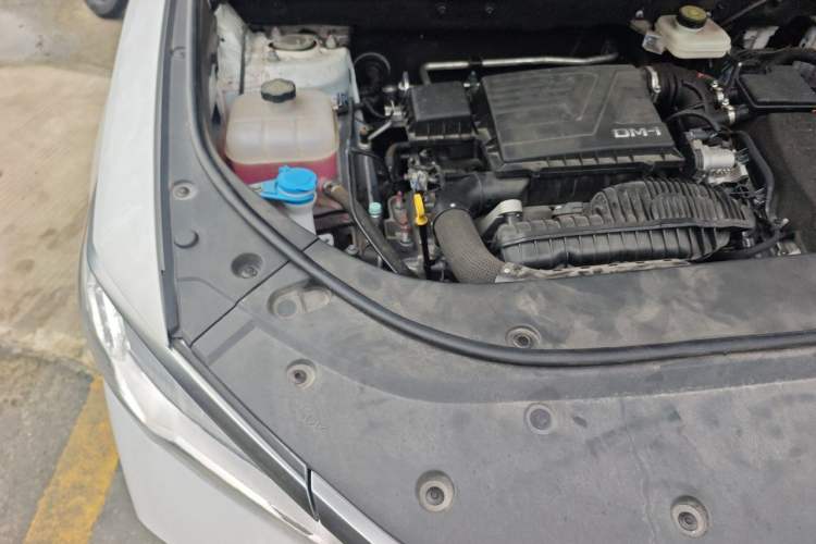 Used BYD Song Pro New Energy 2024 HONOR Edition DM-i 71KM Navigation Model Engine Bay Right