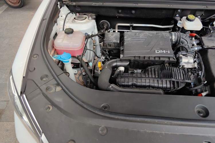 Used BYD Song Pro New Energy 2024 HONOR Edition DM-i 71KM Leading Model Engine Bay Right