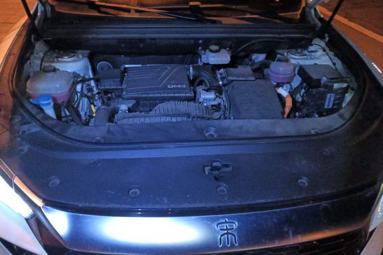 Used BYD Song Pro New Energy 2024 HONOR Edition DM-i 71KM Navigation Model Engine Bay