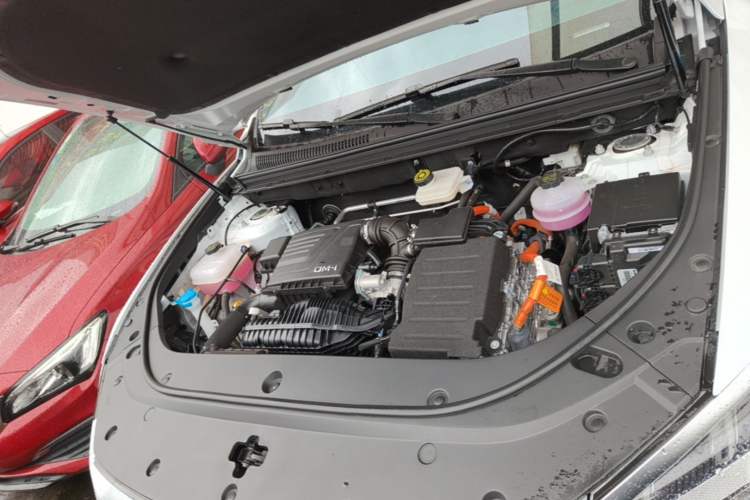Used BYD Song Pro New Energy 2024 HONOR Edition DM-i 110KM Excellence Model Engine Bay