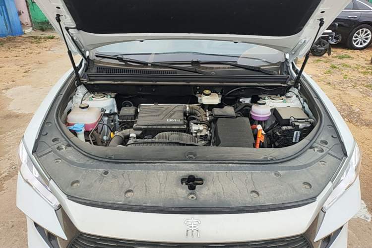 Used BYD Song Pro New Energy 2024 HONOR Edition DM-i 71KM Navigation Model Engine Bay