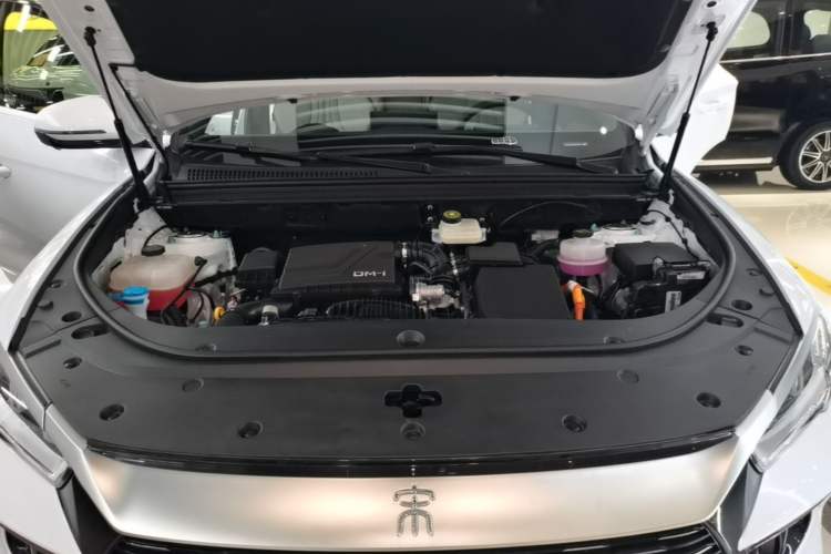 Used BYD Song Pro New Energy 2024 HONOR Edition DM-i 71KM Navigation Model Engine Bay