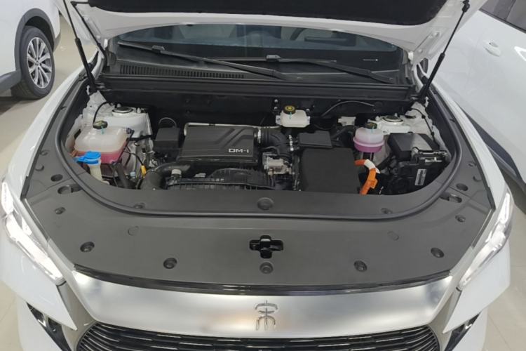 Used BYD Song Pro New Energy 2024 HONOR Edition DM-i 71KM Navigation Model Engine Bay