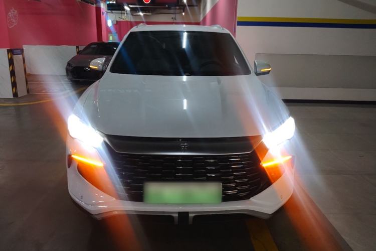 Used BYD Song Pro New Energy 2024 HONOR Edition DM-i 71KM Navigation Model Front