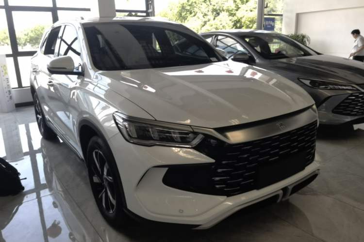 Used BYD Song Pro New Energy 2024 HONOR Edition DM-i 71KM Beyond Model Front Right 45 Deg