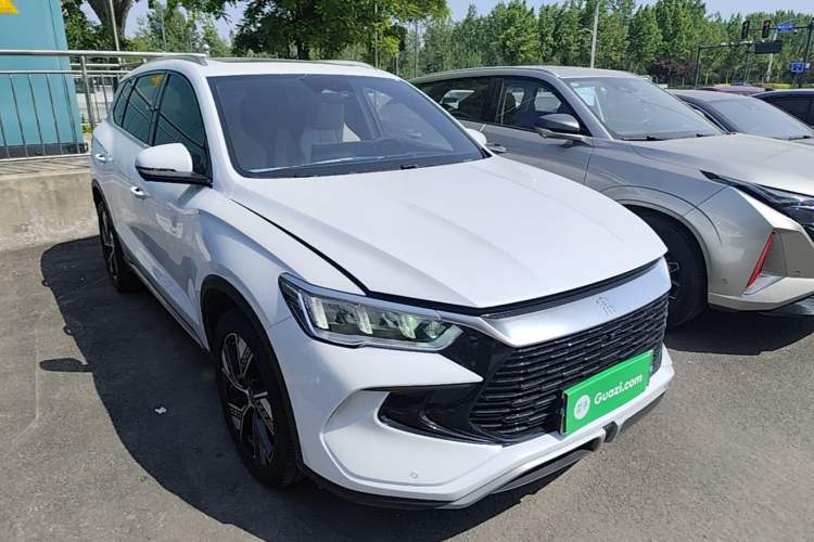 Used BYD Song Pro New Energy 2024 HONOR Edition DM-i 110KM Excellence Model Front Right 45 Deg