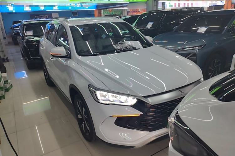 Used BYD Song Pro New Energy 2024 HONOR Edition DM-i 71KM Navigation Model Front Right 45 Deg