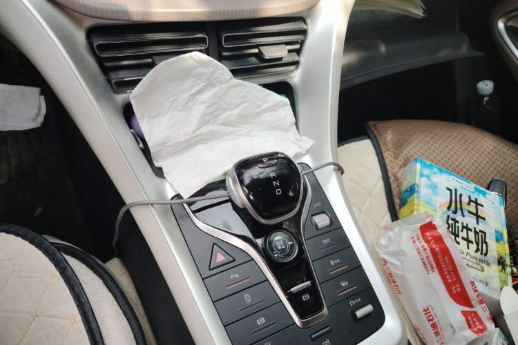 Used BYD Song Pro New Energy 2024 HONOR Edition DM-i 71KM Navigation Model Gear Lever
