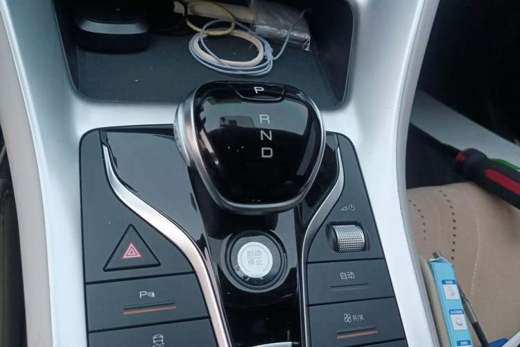 Used BYD Song Pro New Energy 2024 HONOR Edition DM-i 71KM Leading Model Gear Lever
