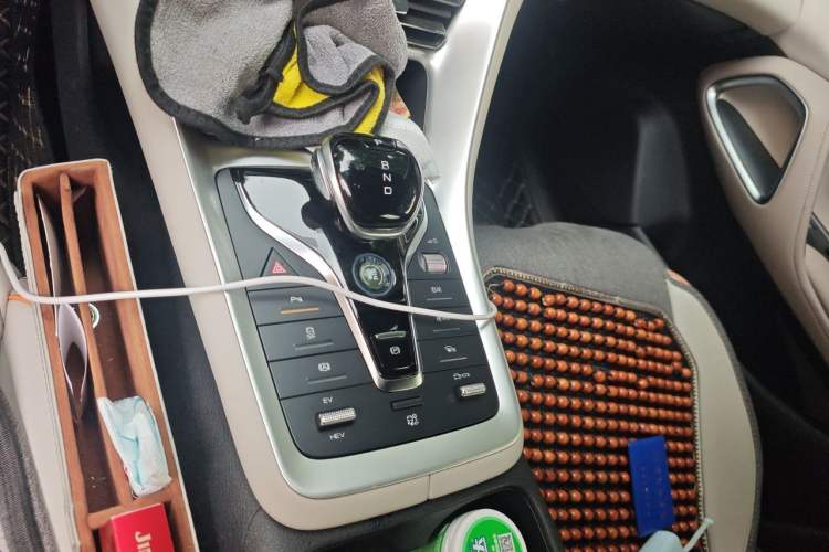 Used BYD Song Pro New Energy 2024 HONOR Edition DM-i 71KM Navigation Model Gear Lever