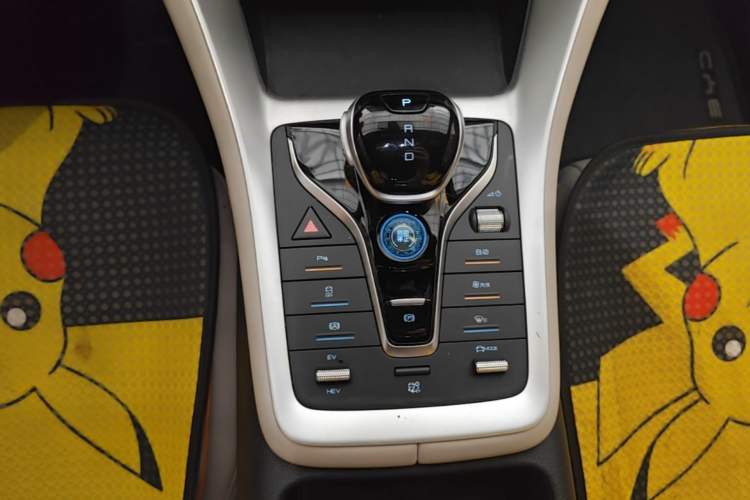 Used BYD Song Pro New Energy 2024 HONOR Edition DM-i 71KM Navigation Model Gear Lever