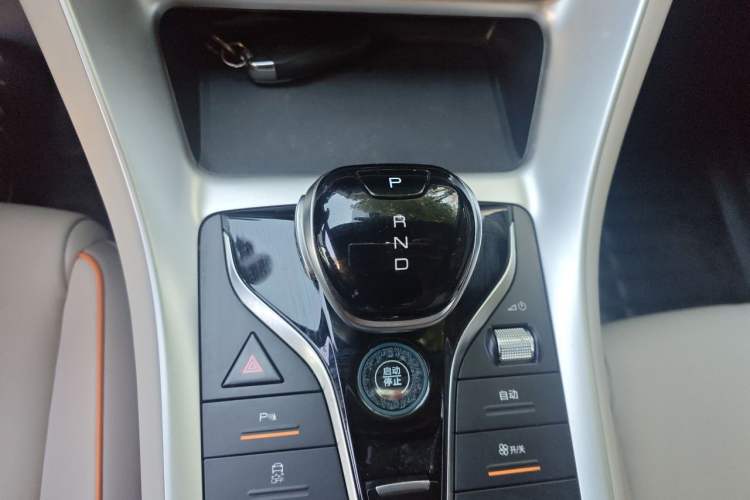 Used BYD Song Pro New Energy 2024 HONOR Edition DM-i 71KM Leading Model Gear Lever