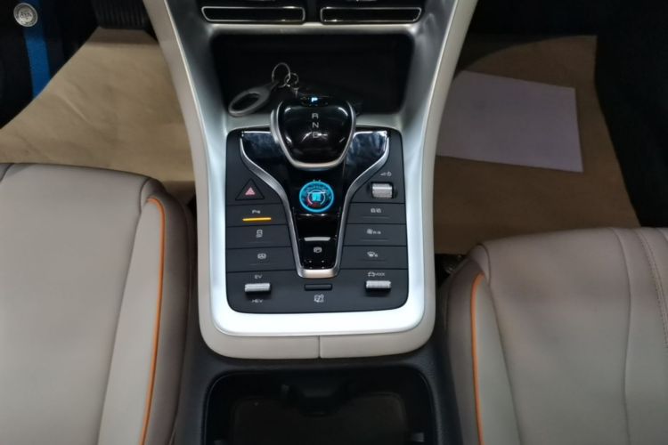 Used BYD Song Pro New Energy 2024 HONOR Edition DM-i 71KM Navigation Model Gear Lever