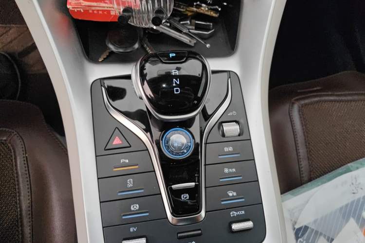 Used BYD Song Pro New Energy 2024 HONOR Edition DM-i 71KM Navigation Model Gear Lever