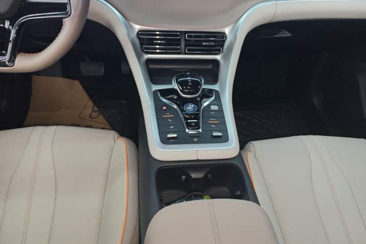 Used BYD Song Pro New Energy 2024 HONOR Edition DM-i 110KM Excellence Model Gear Lever