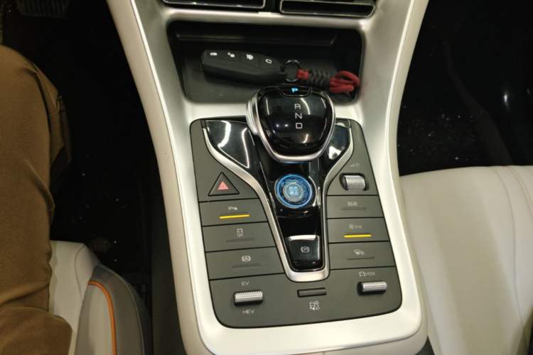Used BYD Song Pro New Energy 2024 HONOR Edition DM-i 71KM Leading Model Gear Lever