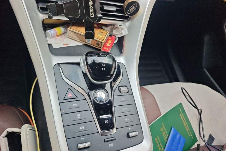 Used BYD Song Pro New Energy 2024 HONOR Edition DM-i 71KM Navigation Model Gear Lever