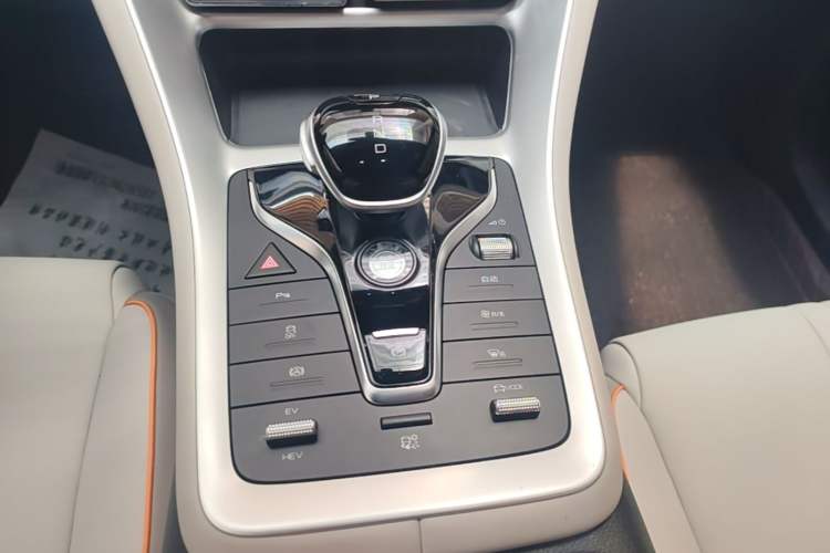 Used BYD Song Pro New Energy 2024 HONOR Edition DM-i 71KM Leading Model Gear Lever