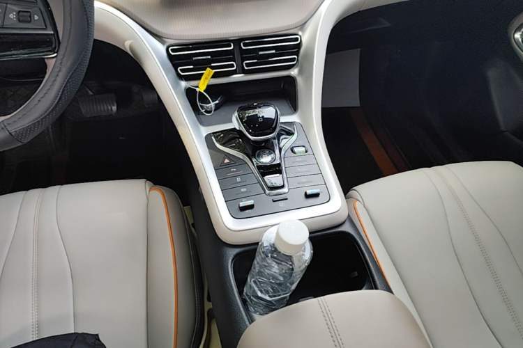 Used BYD Song Pro New Energy 2024 HONOR Edition DM-i 110KM Beyond Model Gear Lever