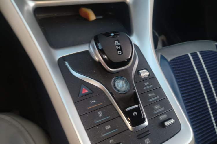 Used BYD Song Pro New Energy 2024 HONOR Edition DM-i 71KM Leading Model Gear Lever
