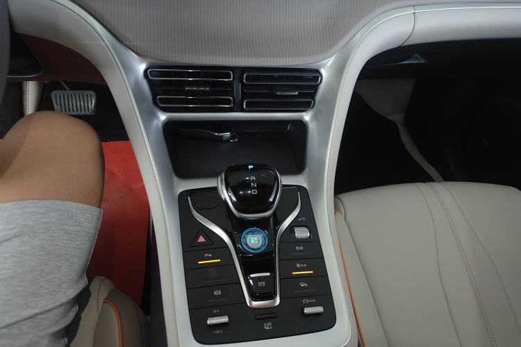 Used BYD Song Pro New Energy 2024 HONOR Edition DM-i 71KM Leading Model Gear Lever
