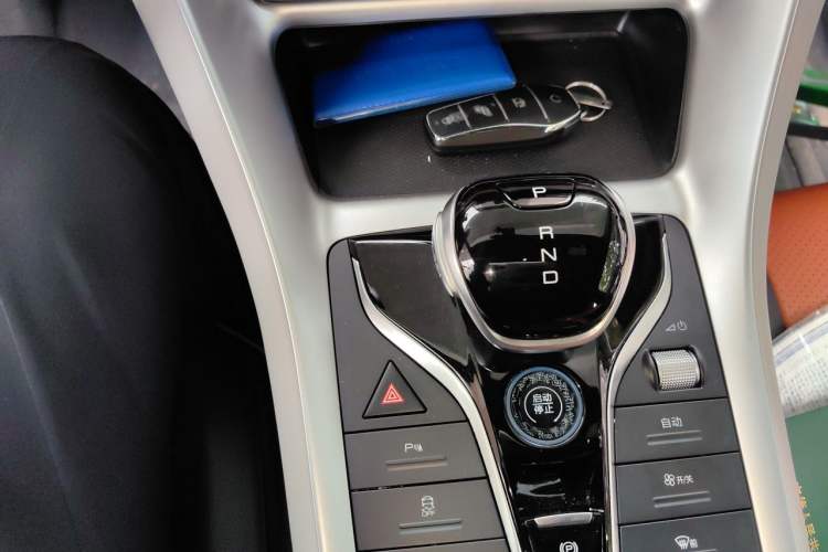 Used BYD Song Pro New Energy 2024 HONOR Edition DM-i 71KM Leading Model Gear Lever