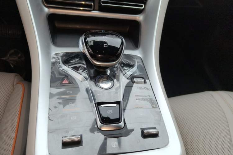 Used BYD Song Pro New Energy 2024 HONOR Edition DM-i 110KM Excellence Model Gear Lever