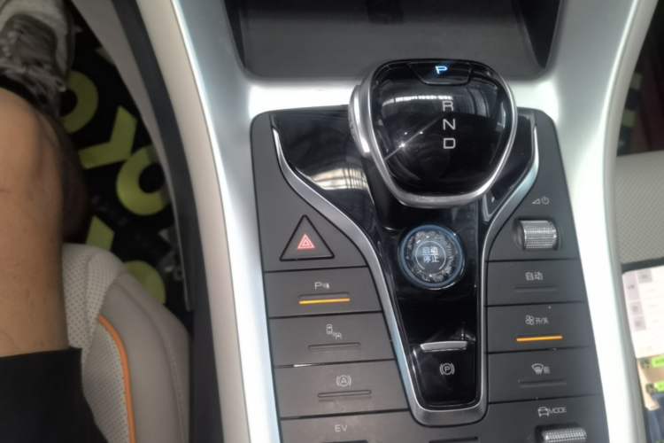 Used BYD Song Pro New Energy 2024 HONOR Edition DM-i 110KM Excellence Model Gear Lever
