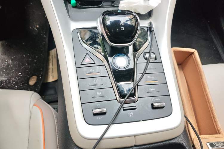 Used BYD Song Pro New Energy 2024 HONOR Edition DM-i 110KM Beyond Model Gear Lever