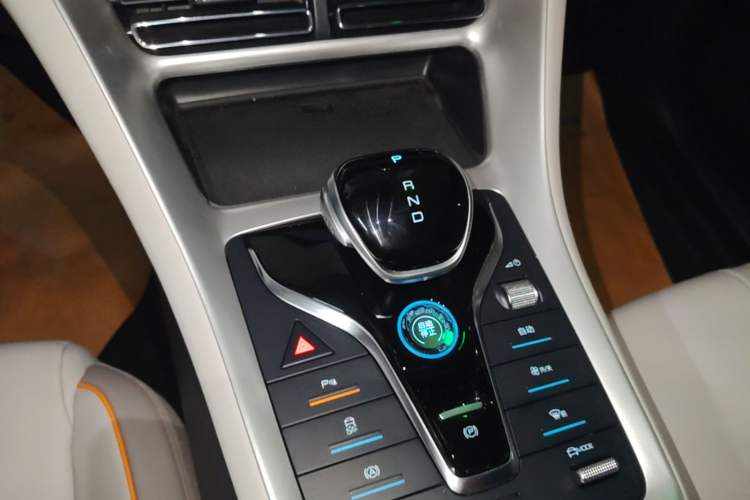 Used BYD Song Pro New Energy 2024 HONOR Edition DM-i 110KM Beyond Model Gear Lever