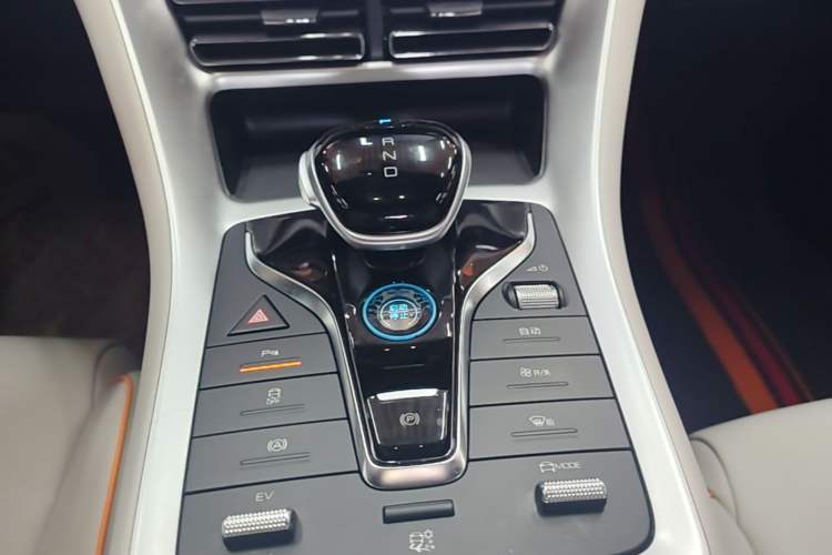 Used BYD Song Pro New Energy 2024 HONOR Edition DM-i 71KM Leading Model Gear Lever