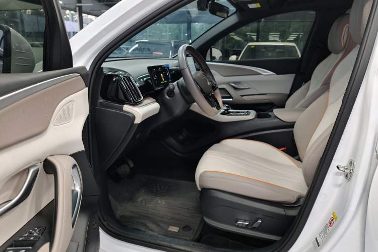 Used BYD Song Pro New Energy 2024 HONOR Edition DM-i 71KM Navigation Model Interior 2