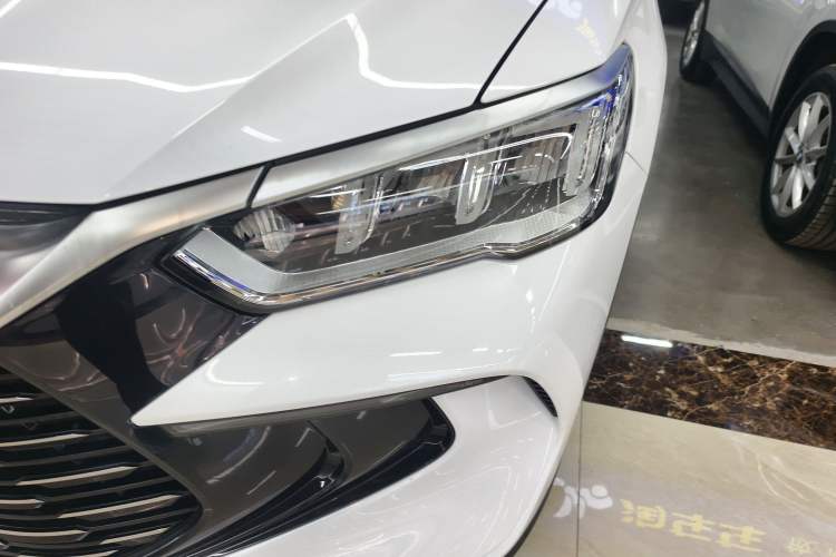 Used BYD Song Pro New Energy 2024 HONOR Edition DM-i 71KM Navigation Model Left Front Headlight