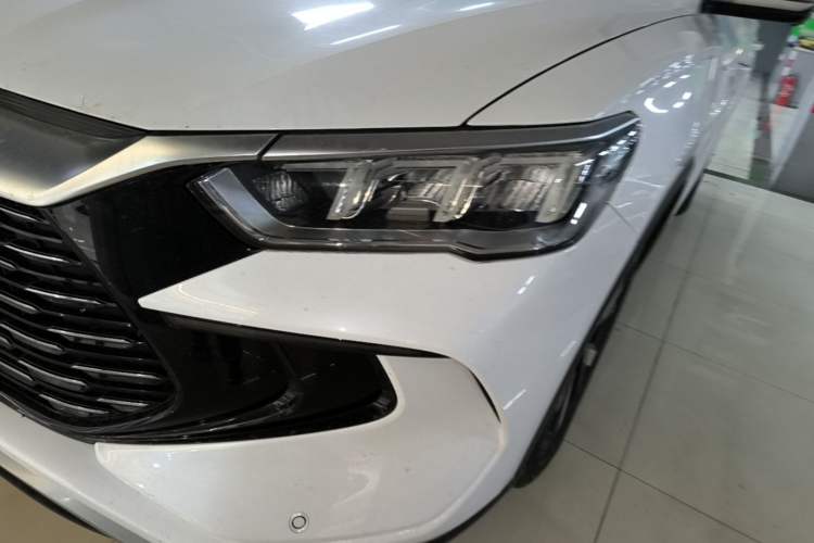 Used BYD Song Pro New Energy 2024 HONOR Edition DM-i 71KM Navigation Model Left Front Headlight