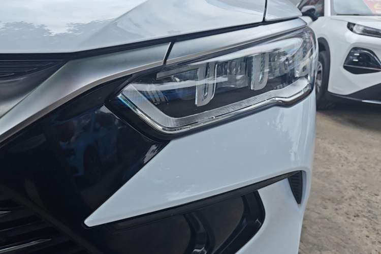 Used BYD Song Pro New Energy 2024 HONOR Edition DM-i 71KM Navigation Model Left Front Headlight
