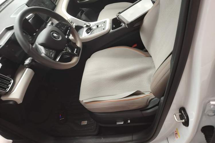 Used BYD Song Pro New Energy 2024 HONOR Edition DM-i 71KM Navigation Model Left Front Seat