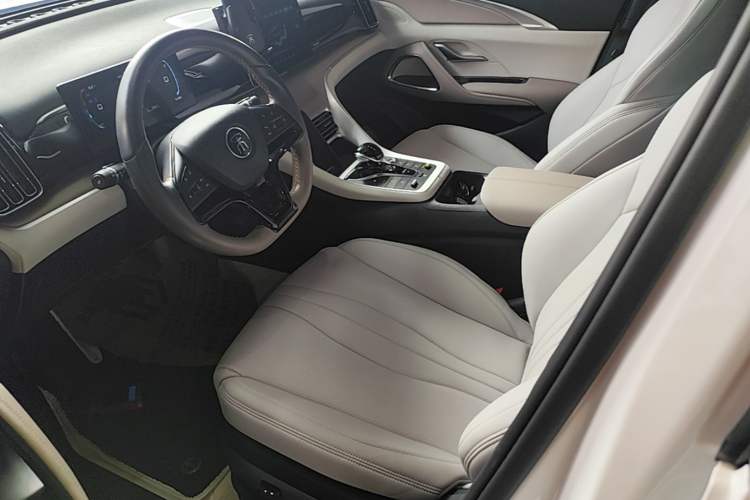 Used BYD Song Pro New Energy 2024 HONOR Edition DM-i 71KM Navigation Model Left Front Seat