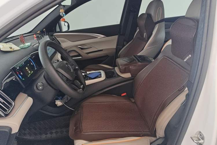 Used BYD Song Pro New Energy 2024 HONOR Edition DM-i 71KM Navigation Model Left Front Seat