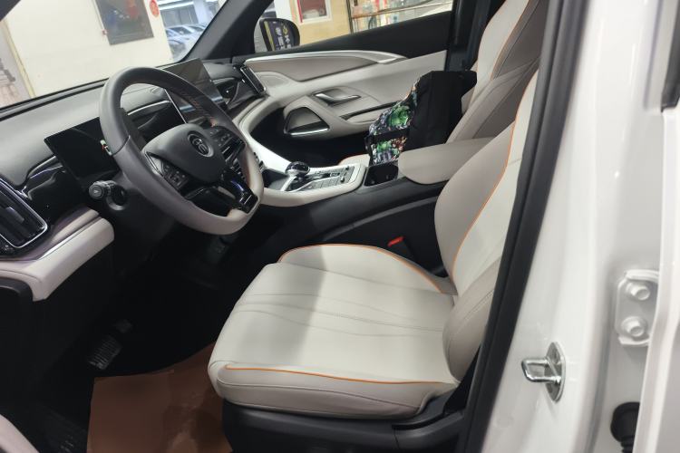 Used BYD Song Pro New Energy 2024 HONOR Edition DM-i 71KM Navigation Model Left Front Seat